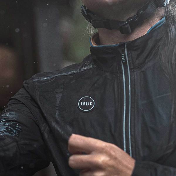 Chaqueta-ligera-impermeable-Pluvia-True-Black-cold-season-22-gobik-6_600x