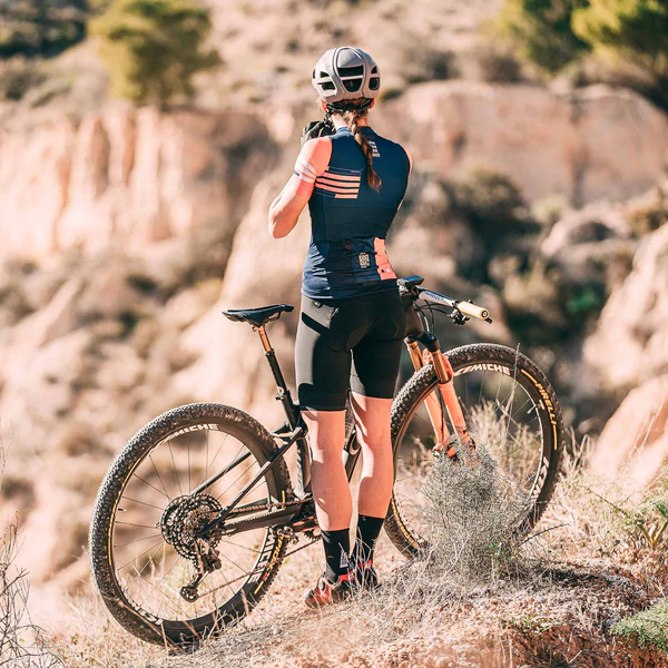 CULOTTE-MUJER-CORTO-LIMITED-SIN-TIRANTES-5.0-K9-BLACK-3_600x