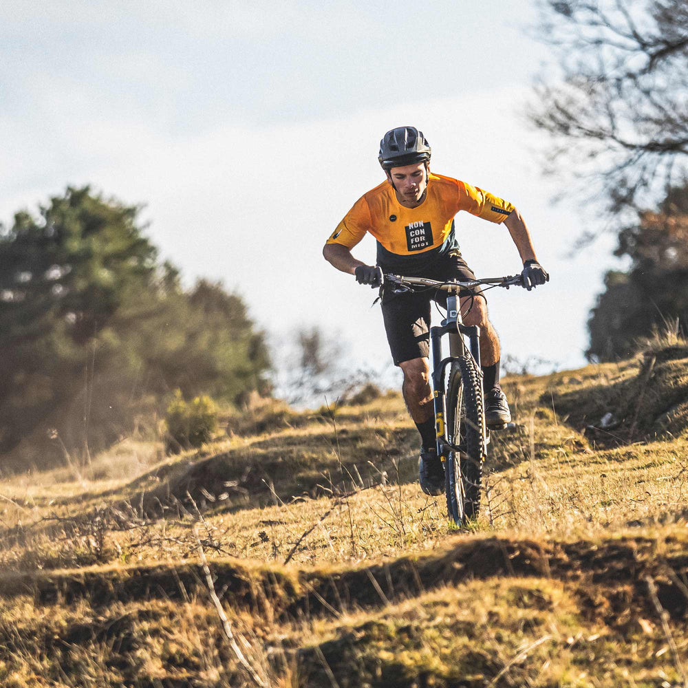 t-shirt_man_freeride_volt_molehill_gobik_warm_series22_3_1000x