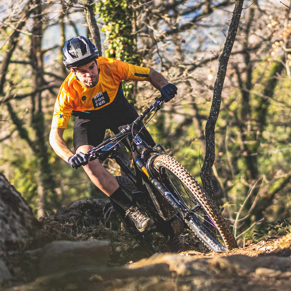 t-shirt_man_freeride_volt_molehill_gobik_warm_series22_4_1000x
