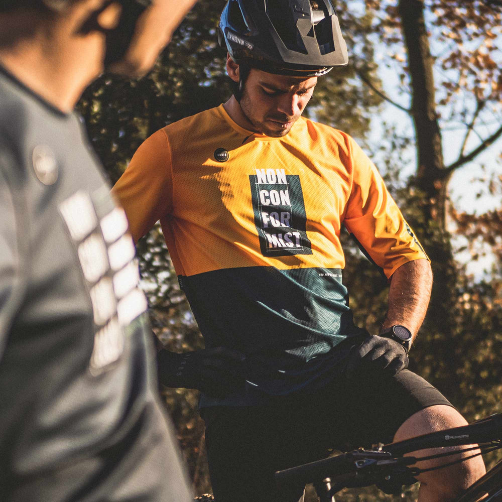t-shirt_man_freeride_volt_molehill_gobik_warm_series22_5_1000x