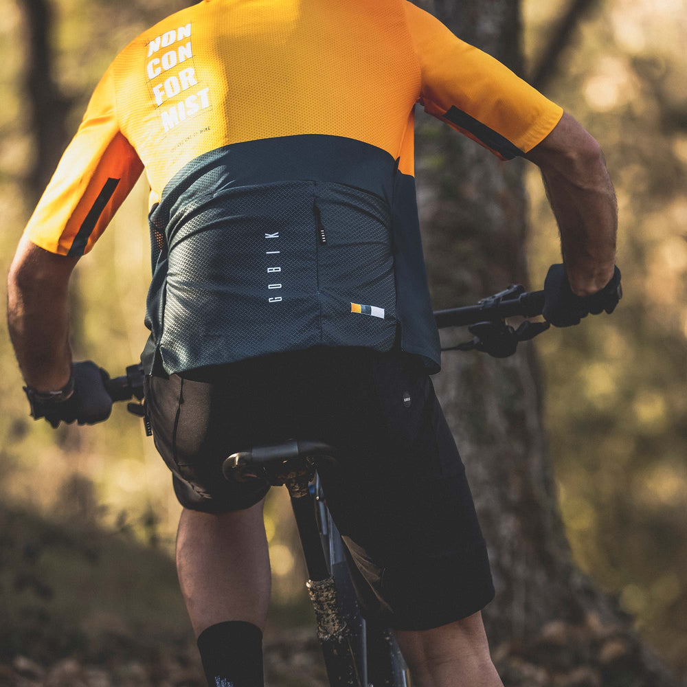 t-shirt_man_freeride_volt_molehill_gobik_warm_series22_6_1000x