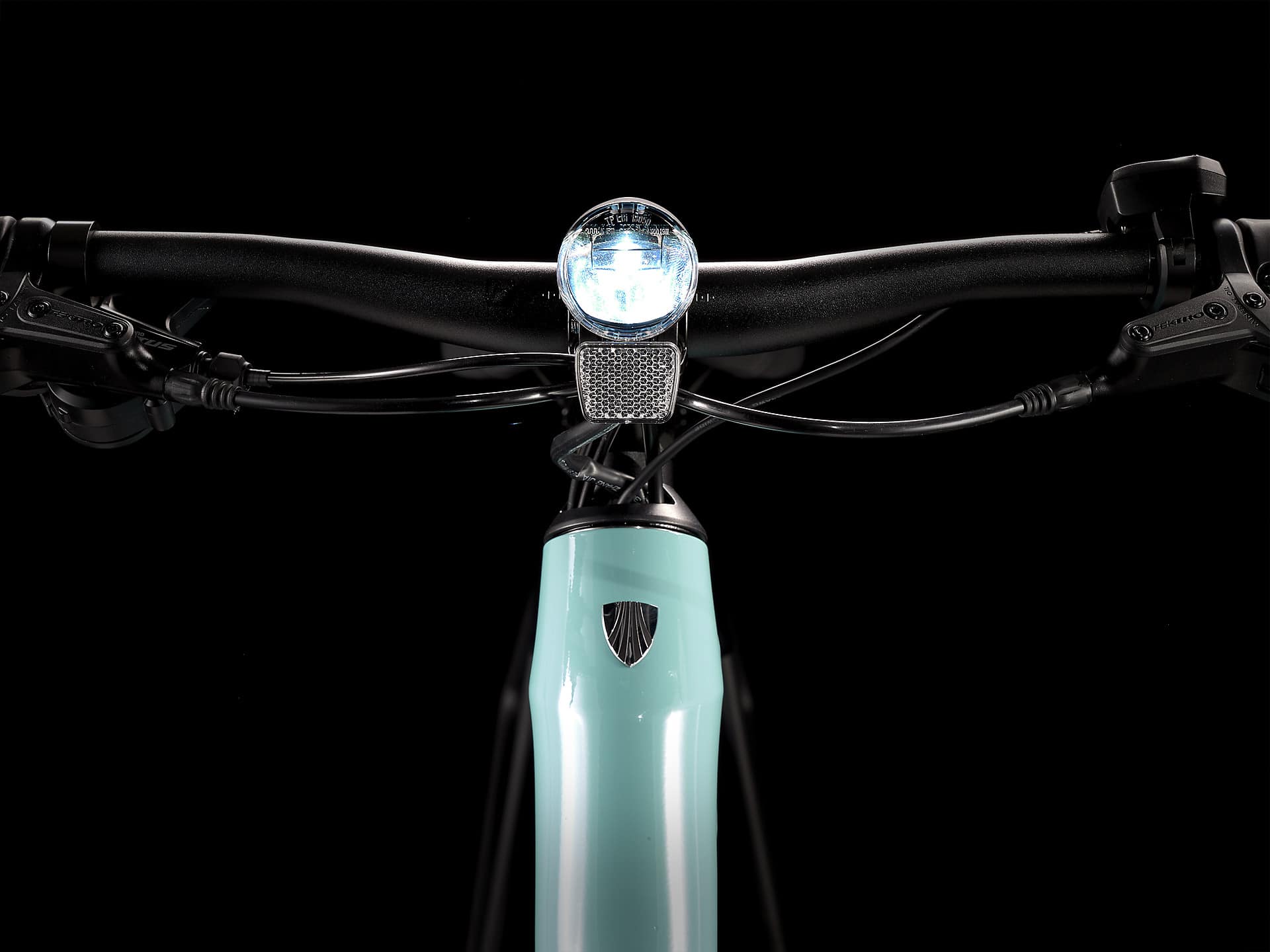 FXPlus2Stagger_23_35843_B_Alt6